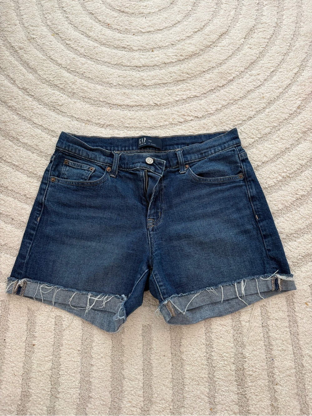 GAP Dark Wash Denim Rolled-Hem Women’s Shorts 5inch
